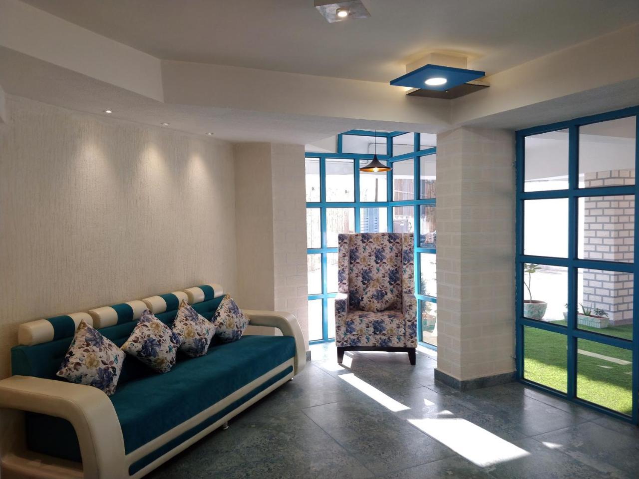 Hotel Istana Inn - A Luxury Stay Džajpur Exteriér fotografie